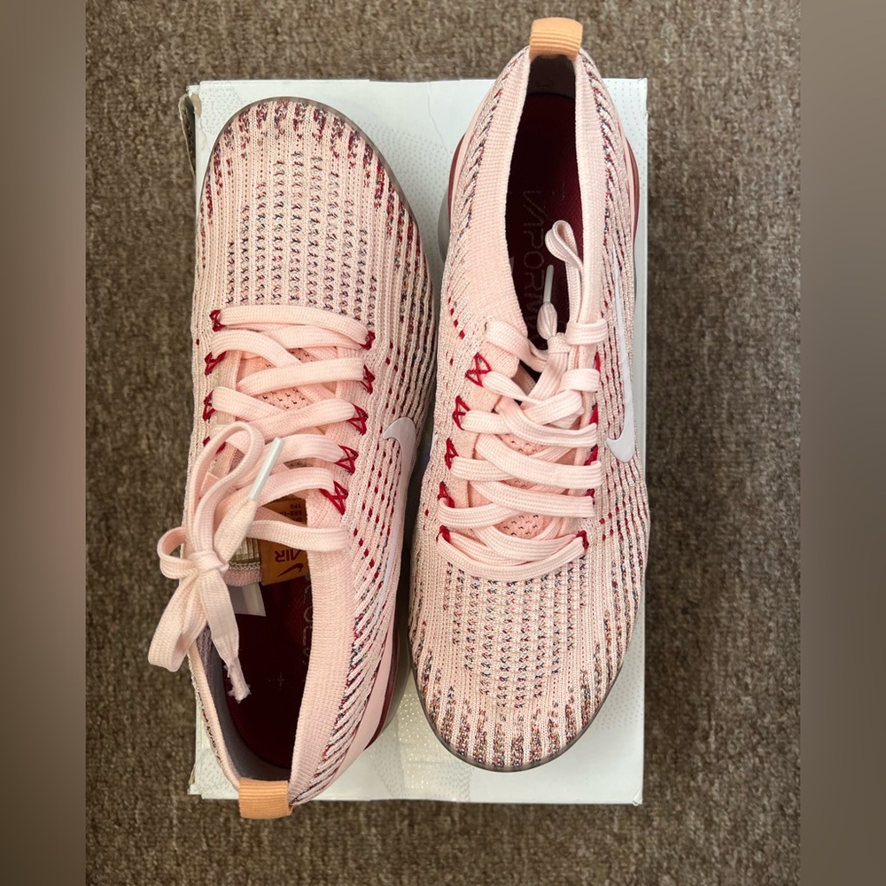 Nike vapor max pink sneakers